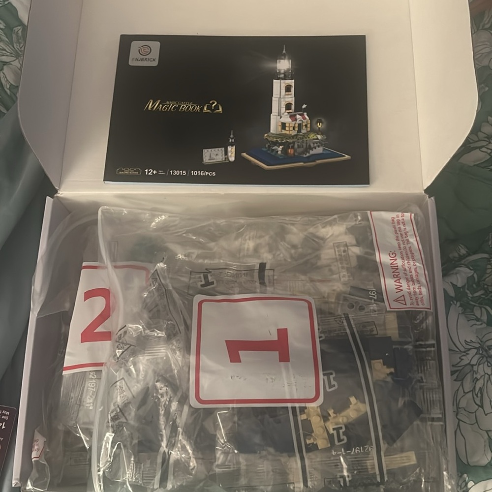 Magic Castle Lighthouse Building Set with Revolving Light Feature (1016pcs) NIB - Picture 12 of 12